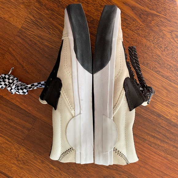 Vans - Picture 4 of 5